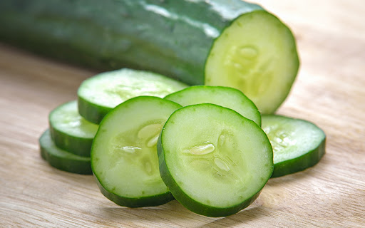 a snack of cucumbers is a good way to hydrate during the summer