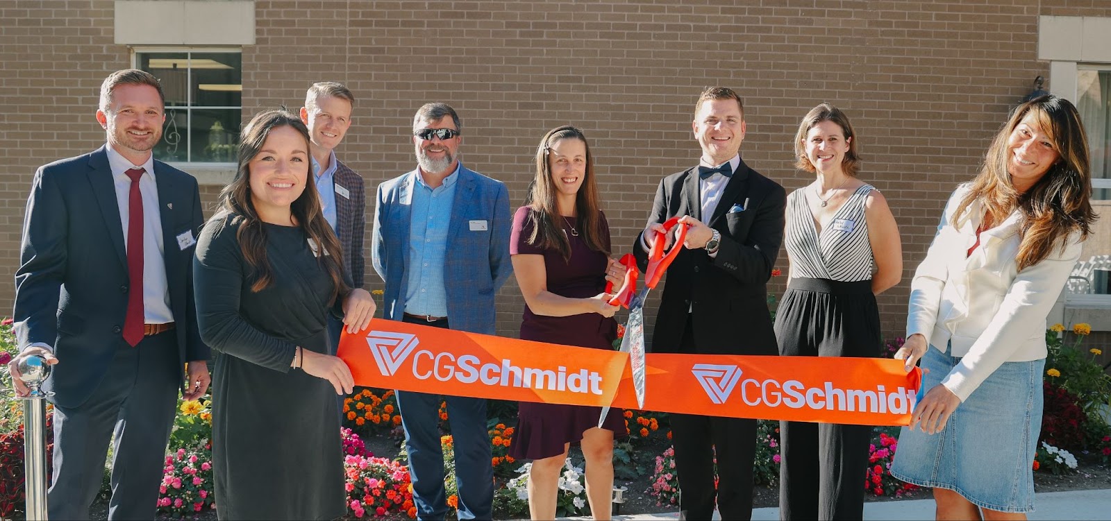 Expansion ribbon cutting